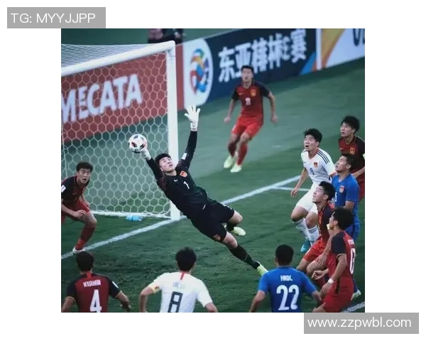 深圳足球队战术变革引发热议球迷与专家共同探讨未来发展方向 深圳足球队战术变革引发热议球迷与专家共同探讨未来发展方向